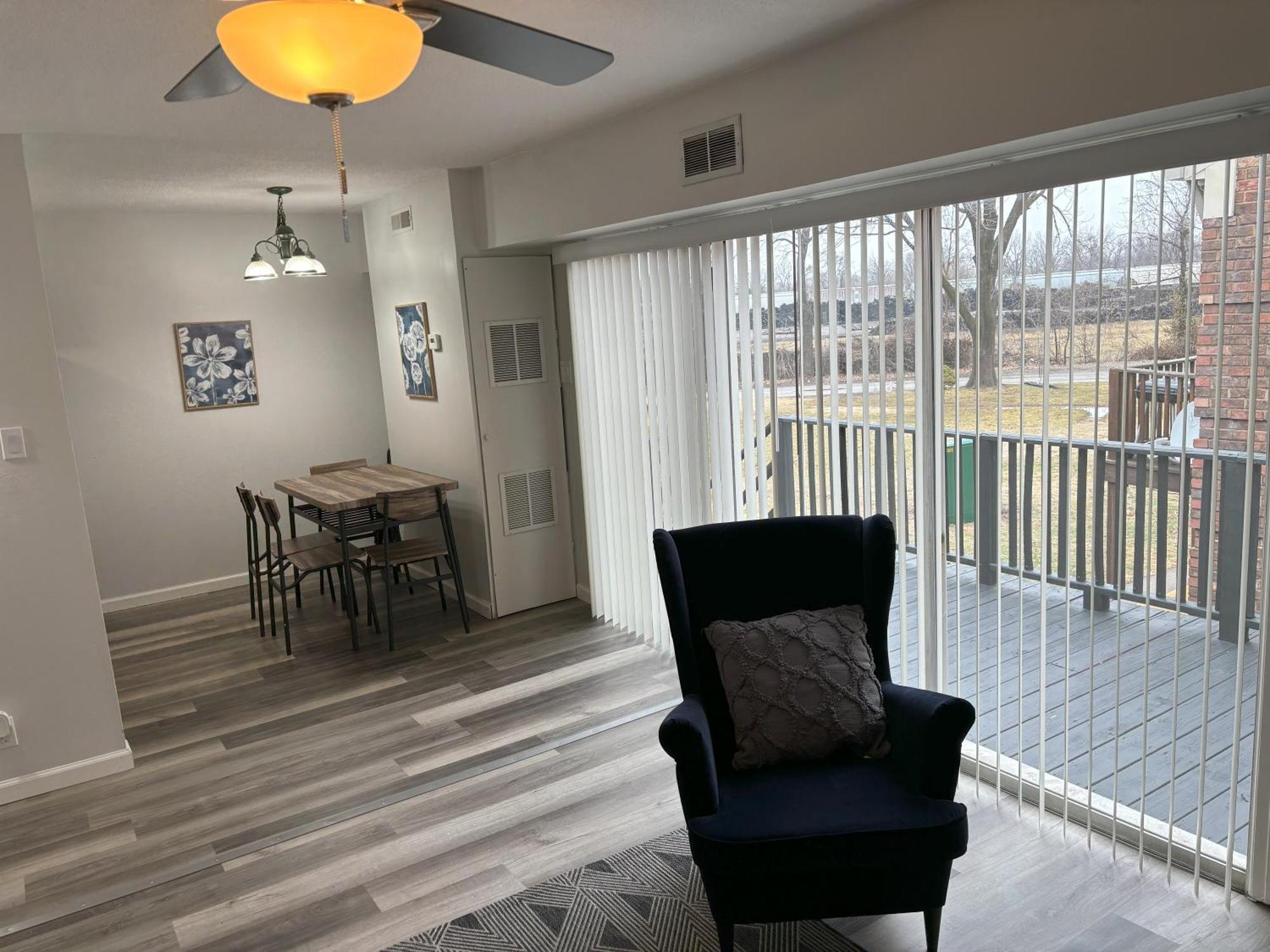 Peaceful Park 2 Bedroom Remodeled Family Suite Granite City Eksteriør billede