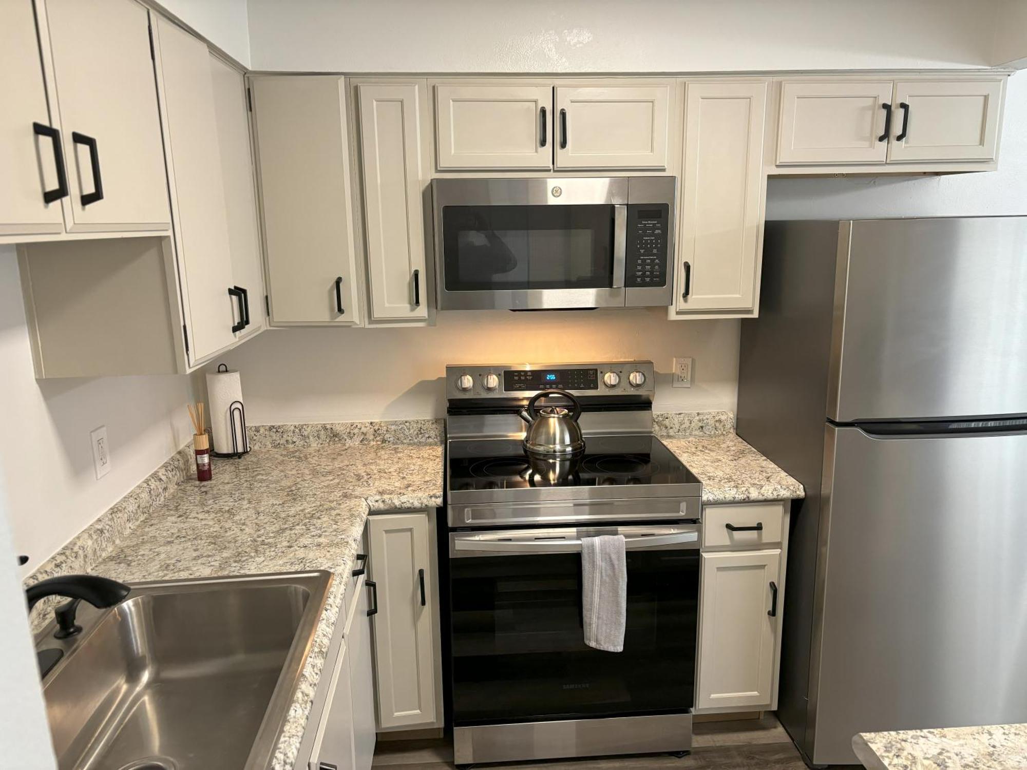Peaceful Park 2 Bedroom Remodeled Family Suite Granite City Eksteriør billede