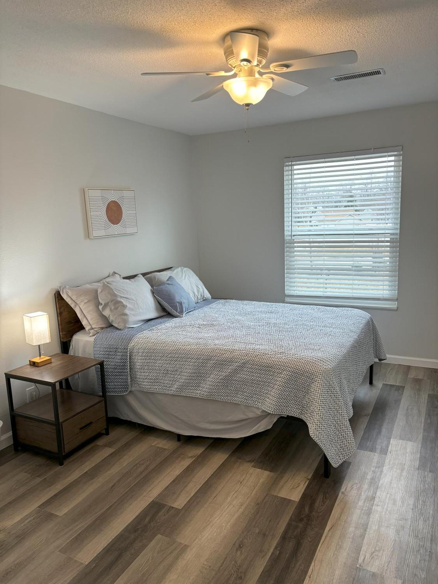 Peaceful Park 2 Bedroom Remodeled Family Suite Granite City Eksteriør billede